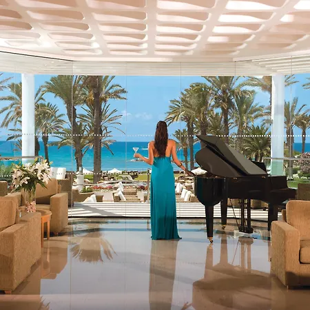 康斯坦丁诺布罗斯阿斯米娜套房酒店 5* Paphos