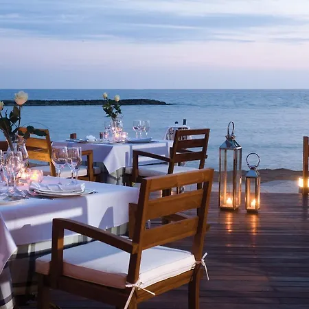 康斯坦丁诺布罗斯阿斯米娜套房酒店 Paphos